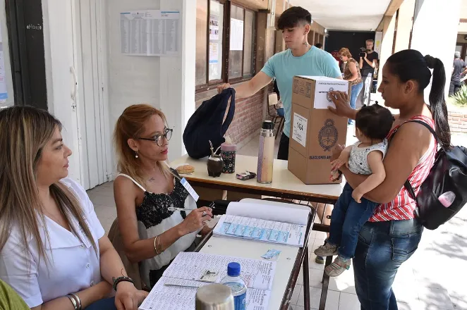 votando