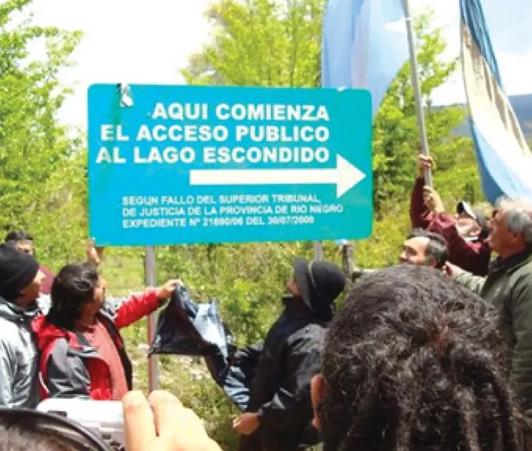 lagoescondido cartel