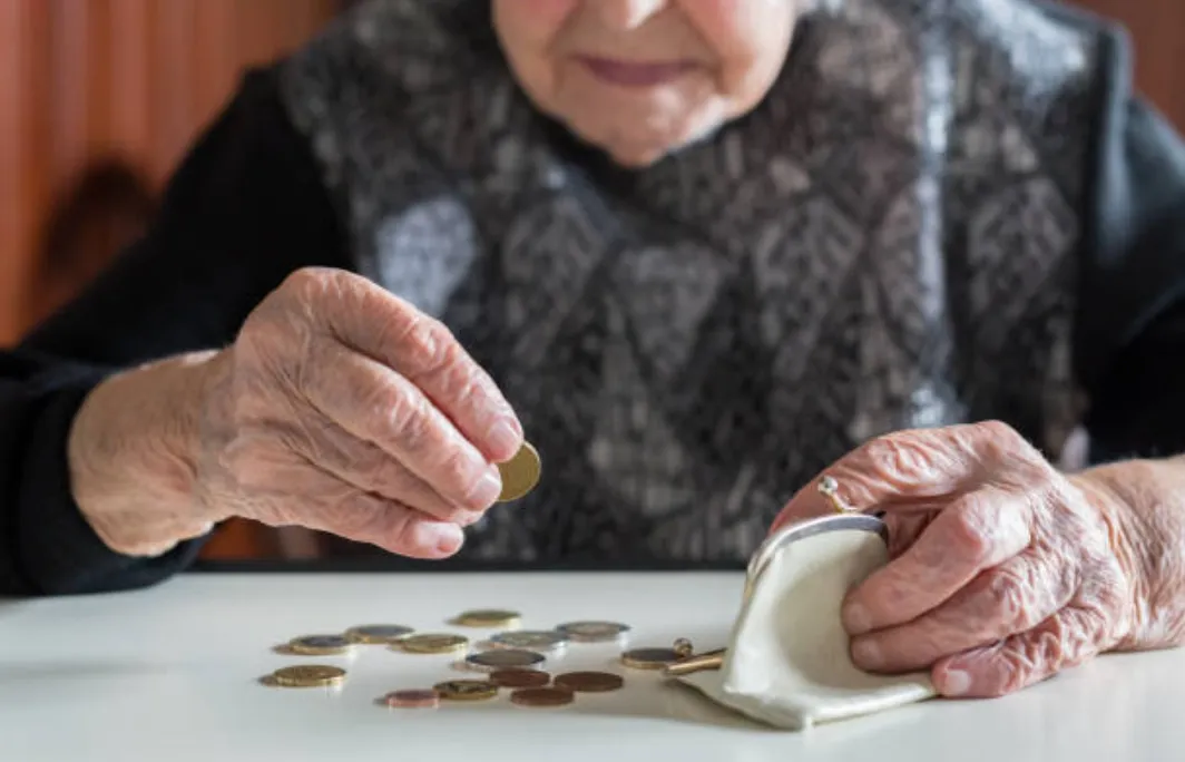 abuelos-sin-dinero